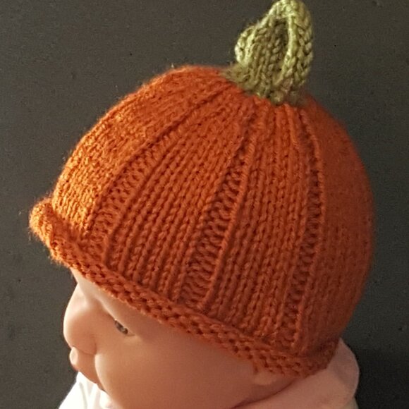 Handcrafted Hand Knit Stretchy Newborn Pumpkin Hat With Rolled Brim - Picture 2 of 3